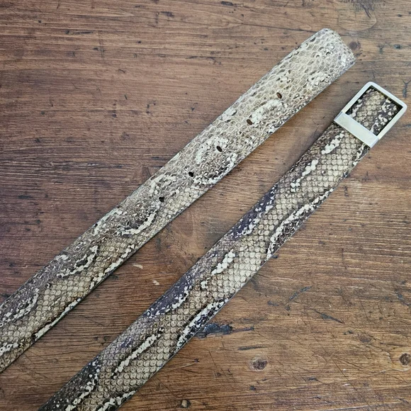 Vintage Vibora Snakeskin Belt With Metal Buckle - Picture 6 of 6